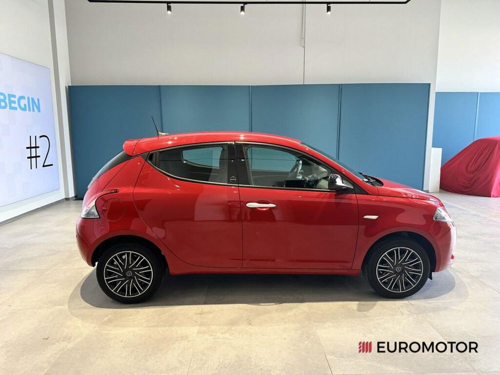 Lancia Ypsilon usata a Bari (4)