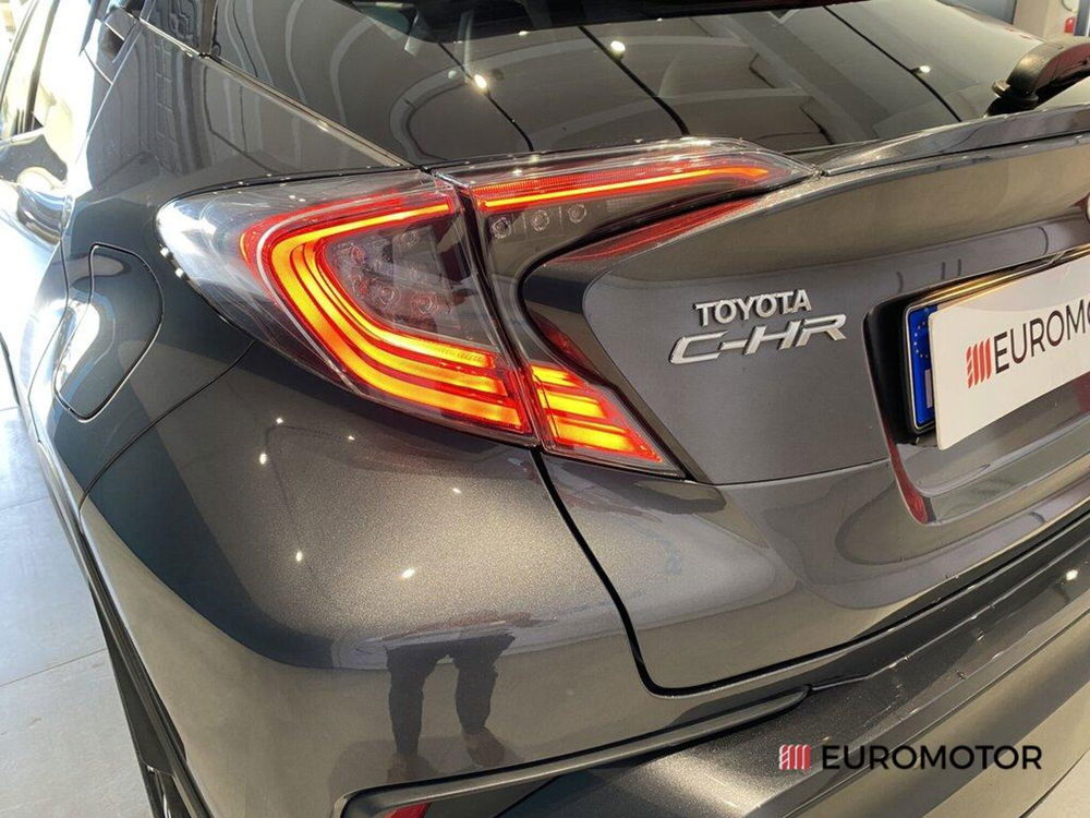 Toyota Toyota C-HR usata a Bari (14)