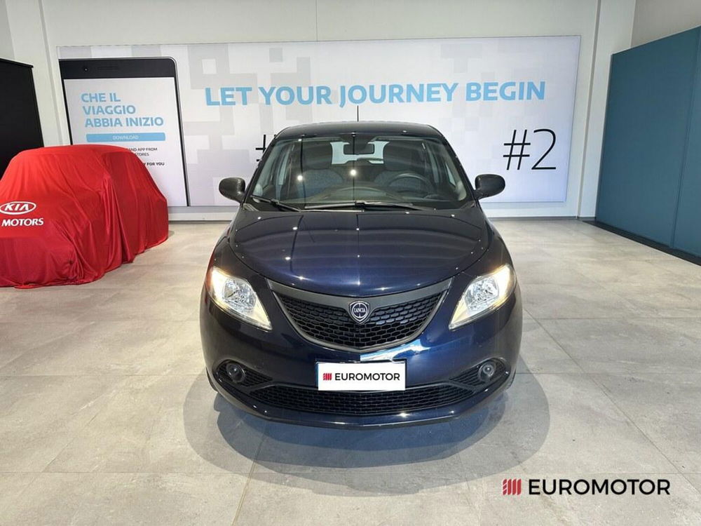 Lancia Ypsilon usata a Bari (2)