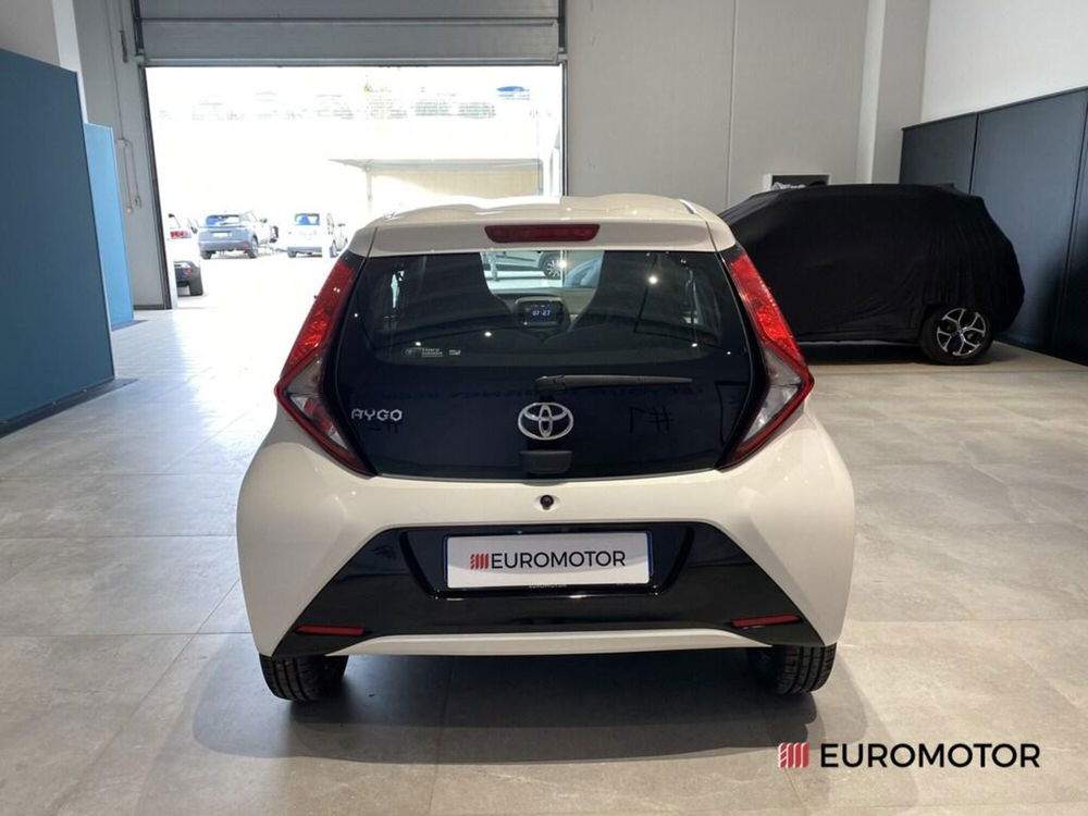 Toyota Aygo X usata a Bari (8)