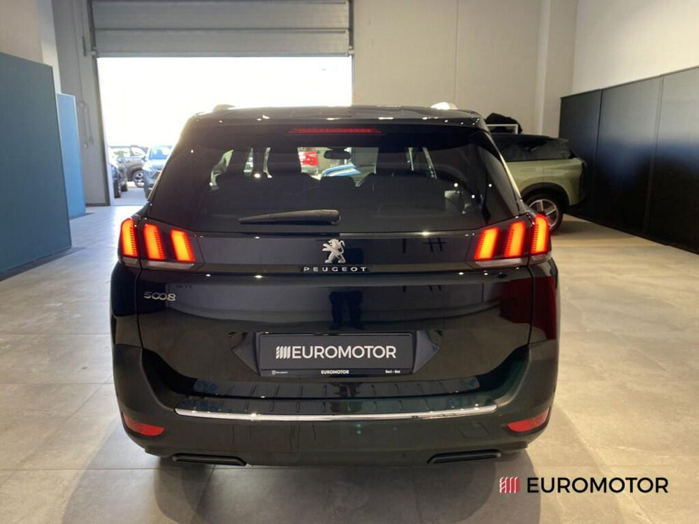 Peugeot 5008 usata a Bari (9)