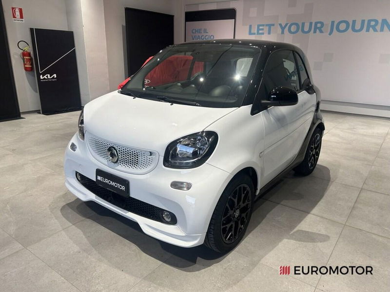 smart Fortwo 70 1.0 twinamic Superpassion del 2019 usata a Modugno