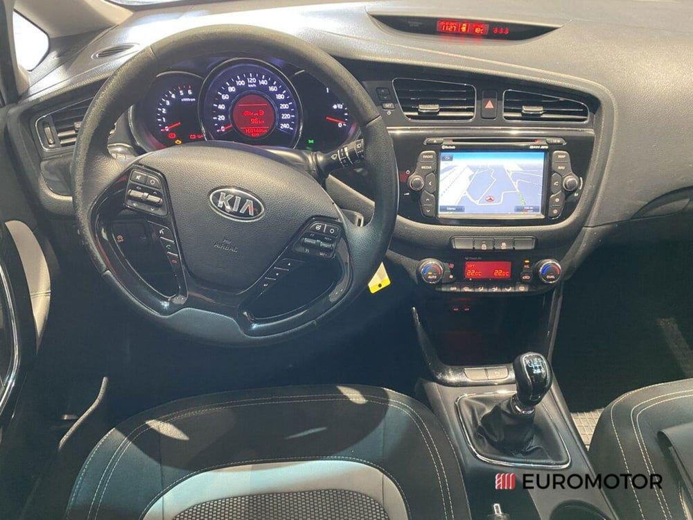 Kia cee'd Sport Wagon usata a Bari (15)