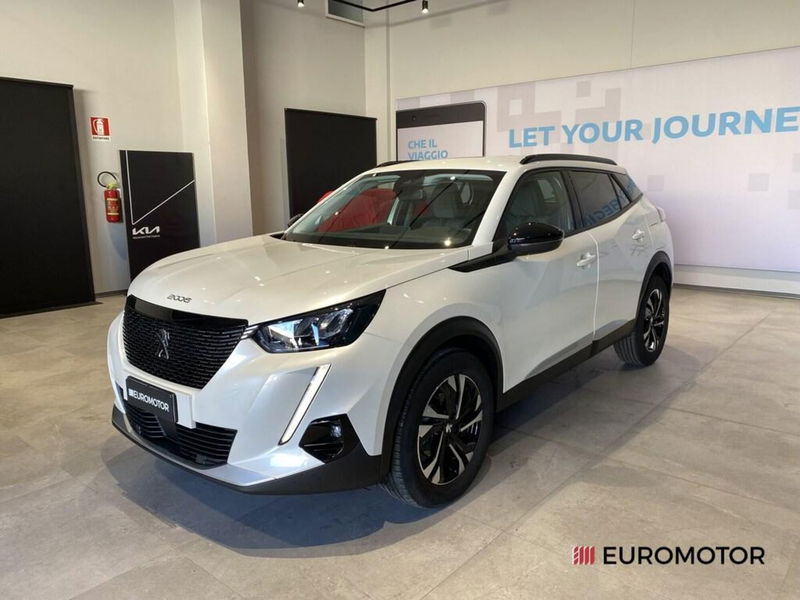 Peugeot 2008 PureTech 130 S&amp;S Allure Pack  del 2022 usata a Modugno