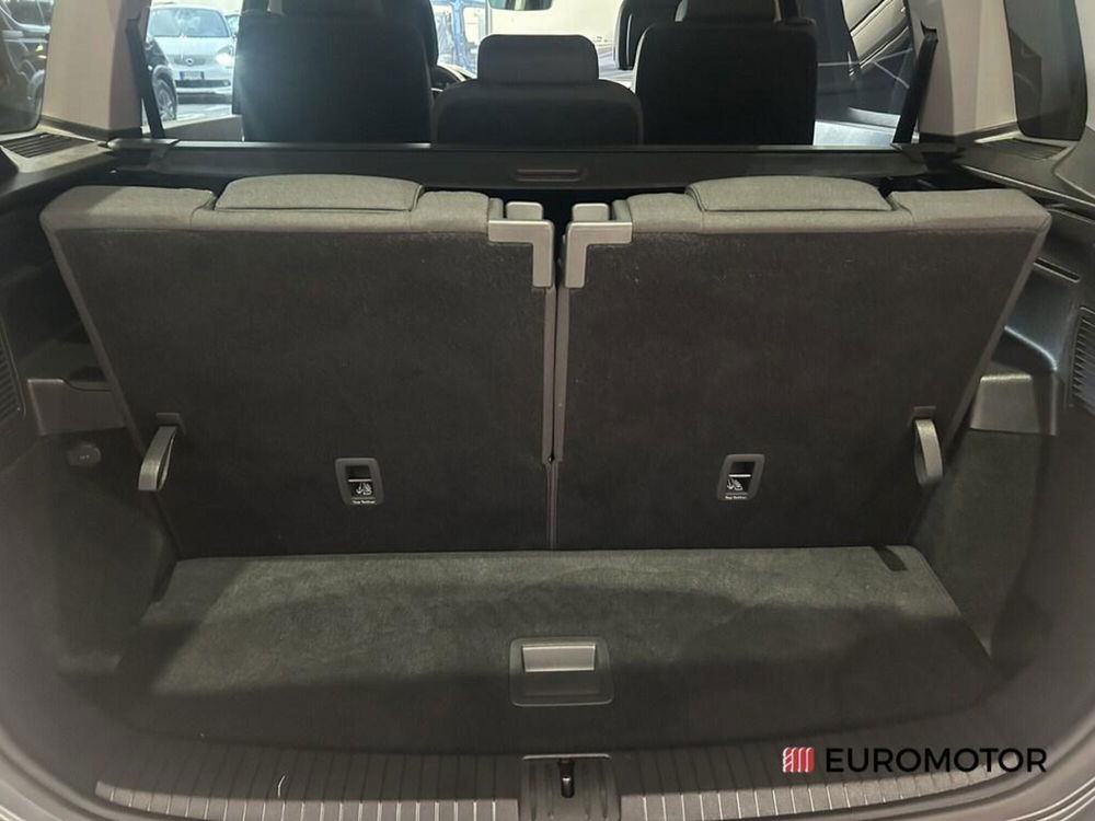 Volkswagen Touran usata a Bari (11)