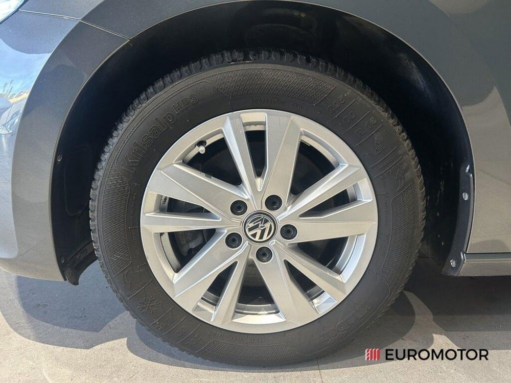 Volkswagen Touran usata a Bari (13)