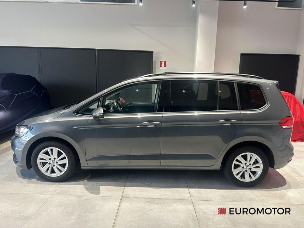 Volkswagen Touran usata a Bari (8)