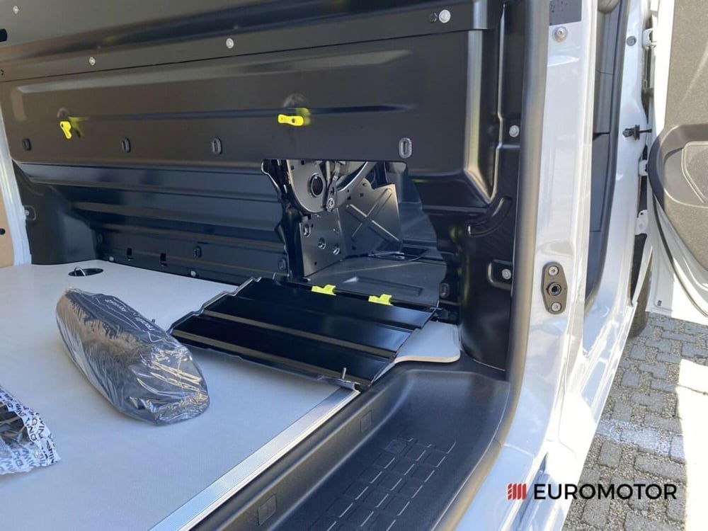 Citroen Jumpy Furgone nuova a Bari (10)