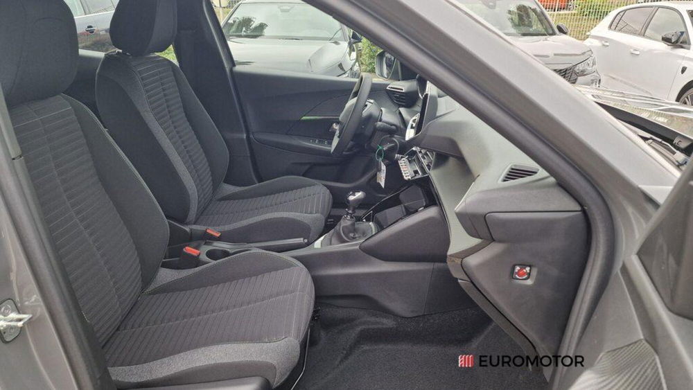 Peugeot 2008 nuova a Bari (14)