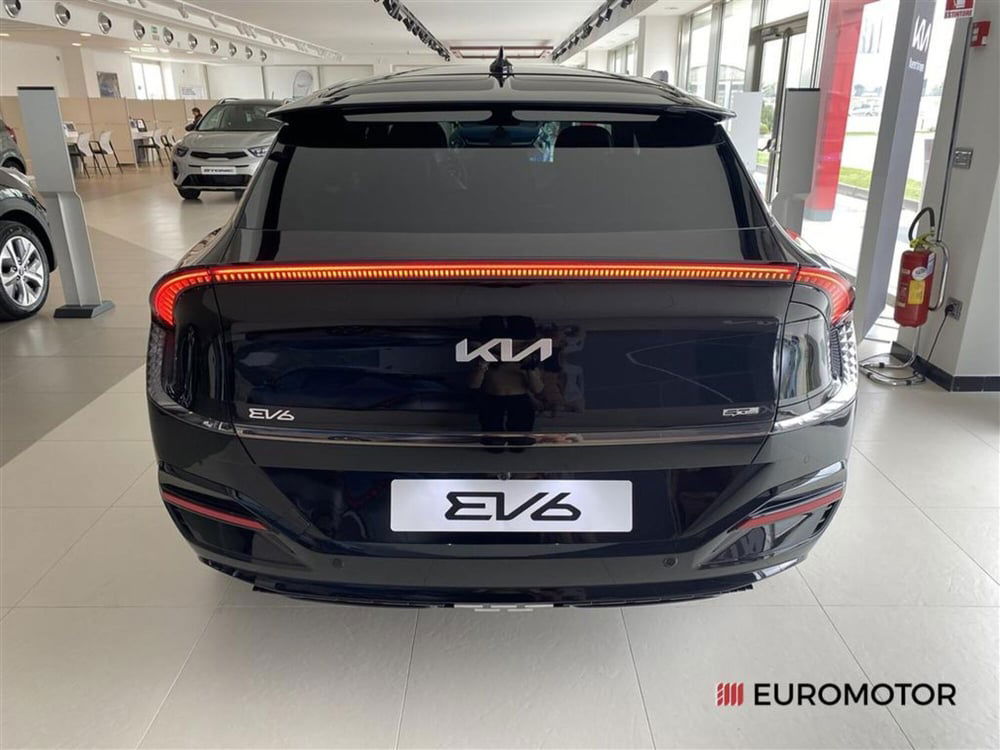 Kia EV6 nuova a Bari (6)