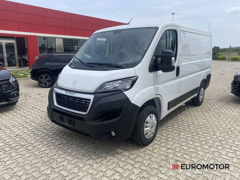 Peugeot Boxer Furgone 328 2.2 BlueHDi 120 S&amp;S PC-TN Furgone Premium nuova a Modugno