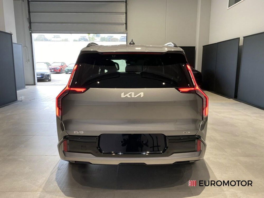 Kia EV9 nuova a Bari (8)