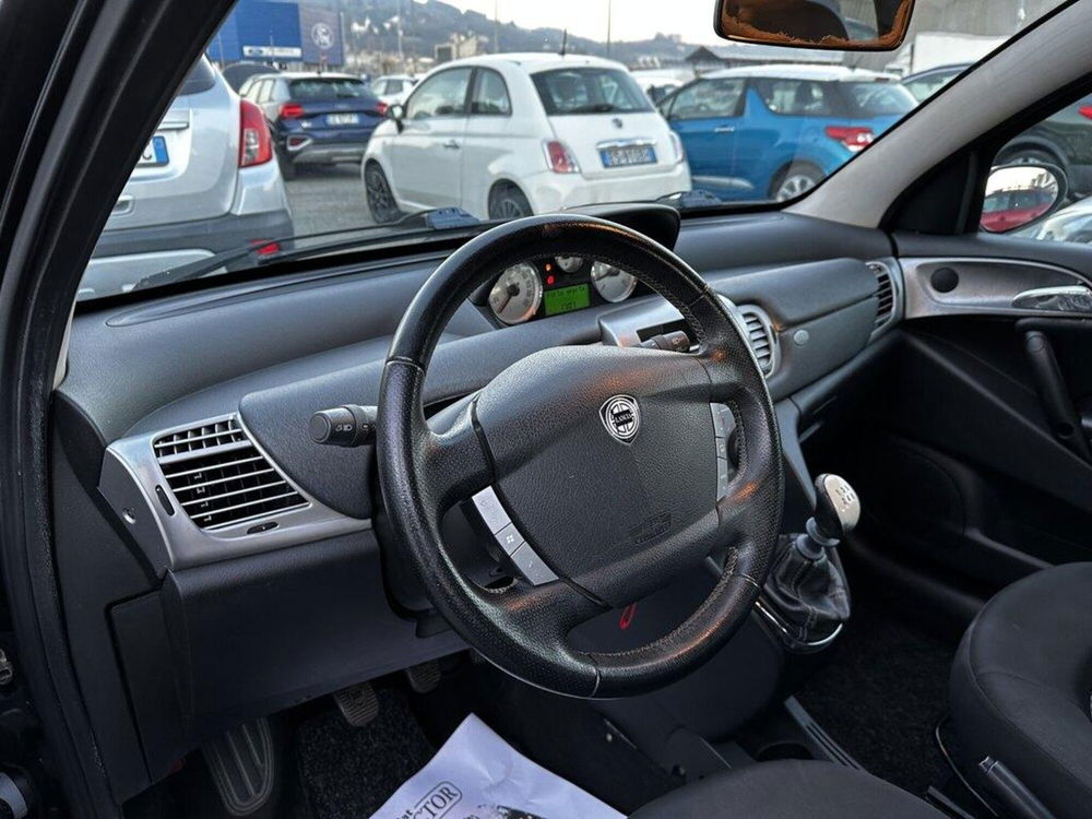 Lancia Ypsilon usata a Torino (8)