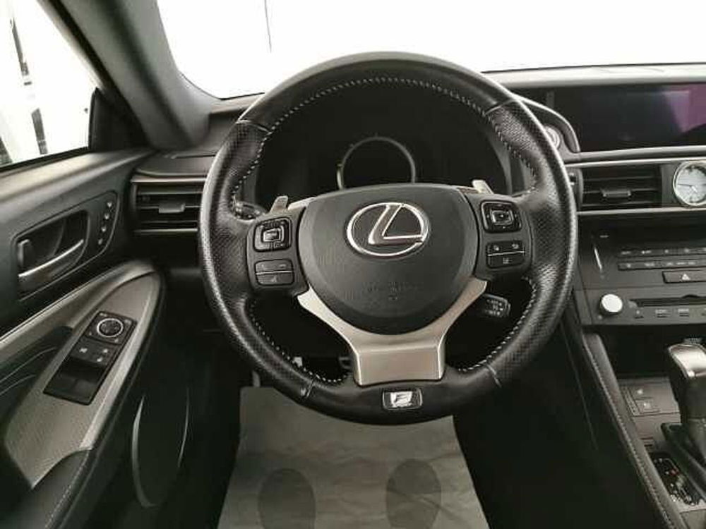 Lexus RC usata a Chieti (9)