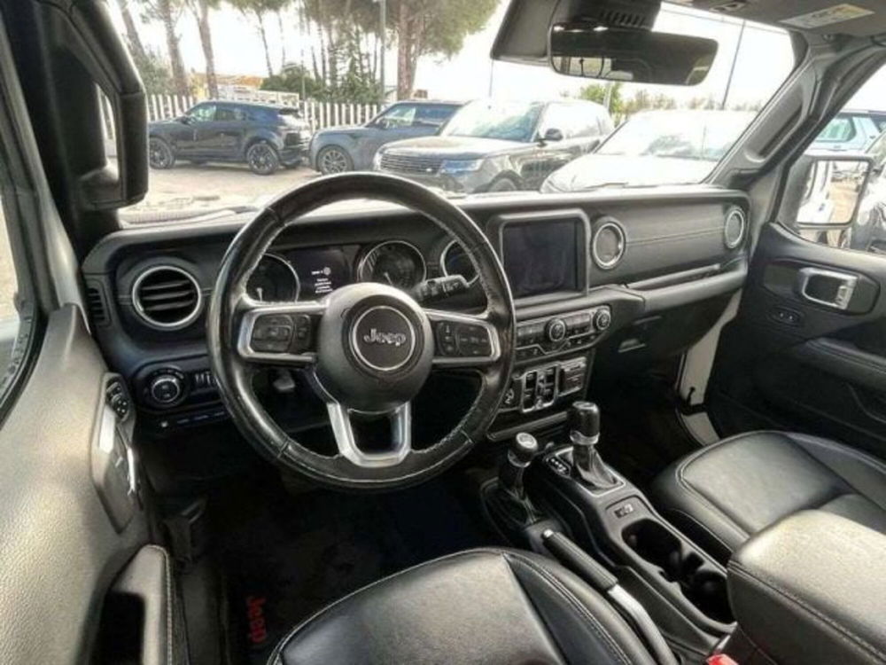 Jeep Wrangler Unlimited usata a Firenze (10)