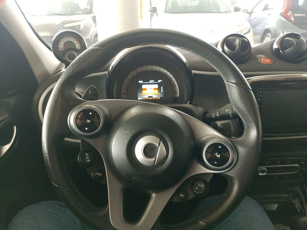 smart forfour usata a Lecce (19)