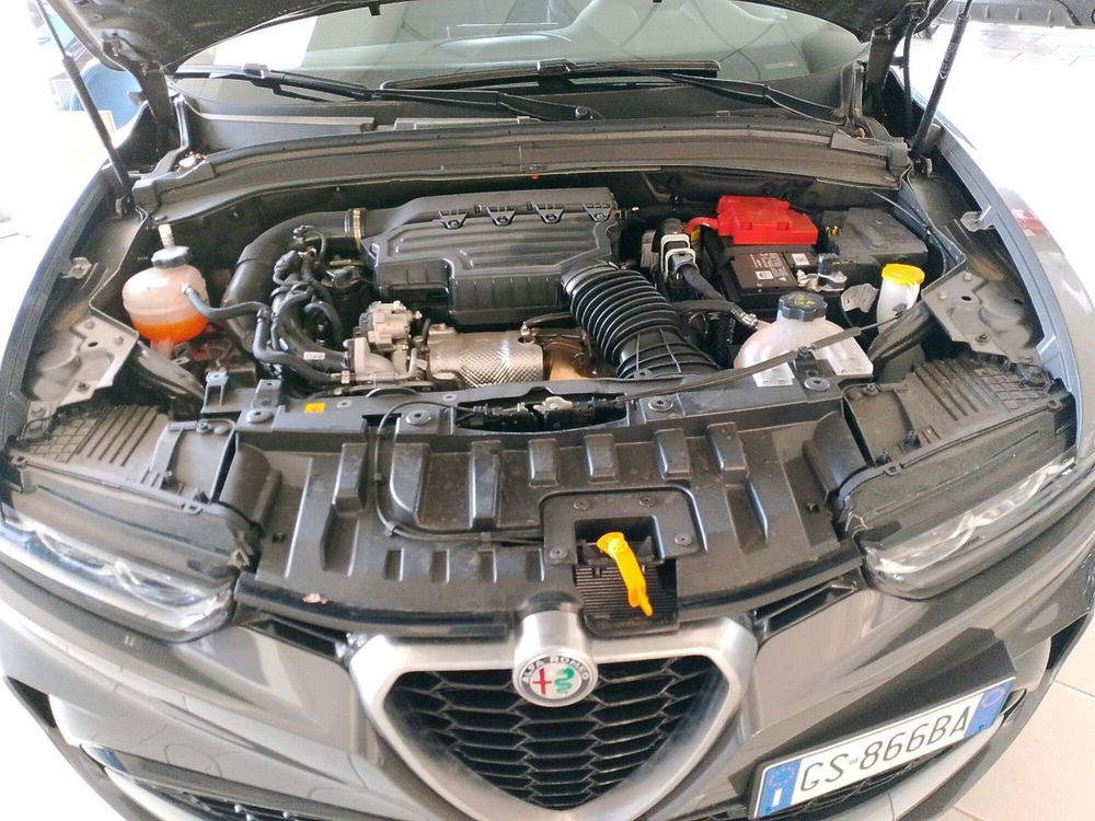 Alfa Romeo Tonale usata a Lecce (13)