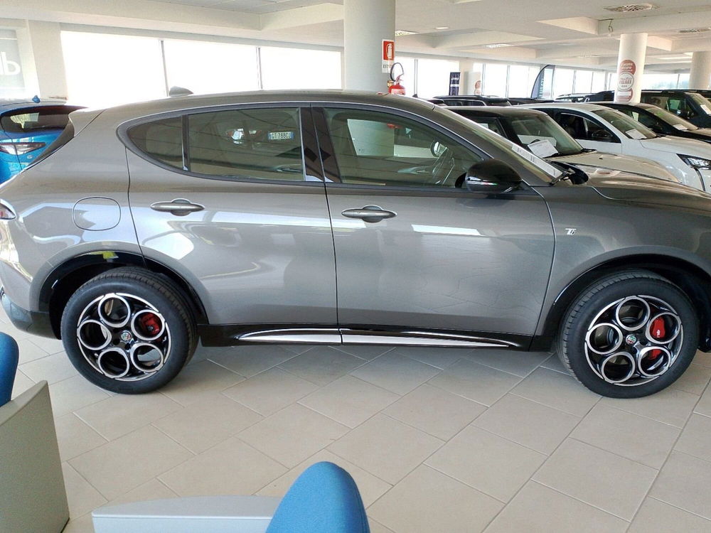 Alfa Romeo Tonale usata a Lecce (7)