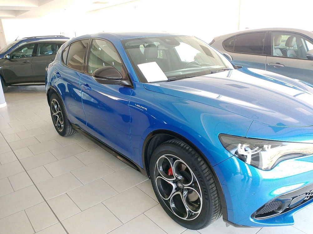 Alfa Romeo Stelvio usata a Lecce (8)