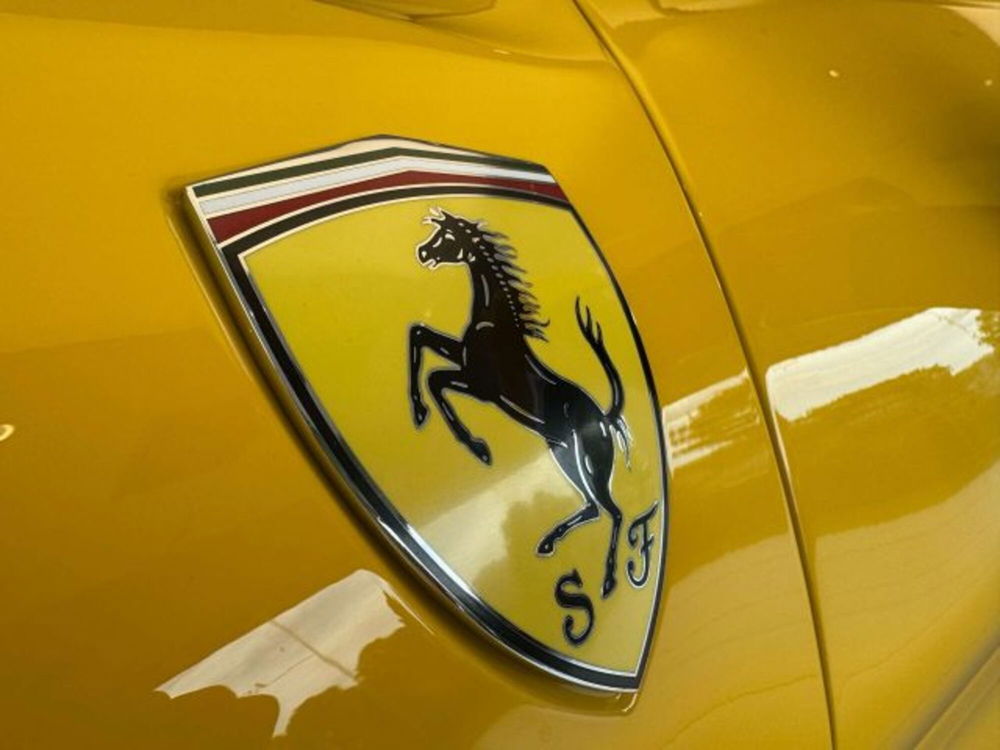 Ferrari SF90 Coupé nuova a Torino (5)