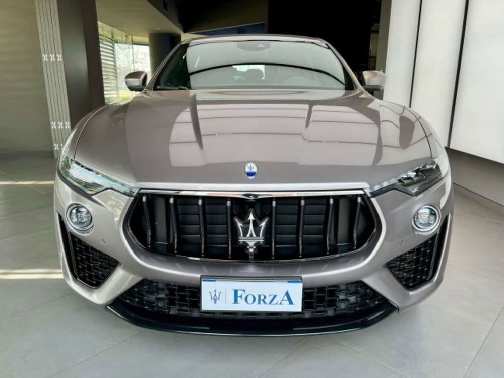 Maserati Levante usata a Torino (2)