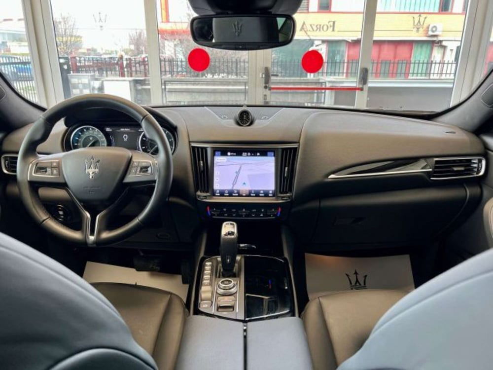 Maserati Levante usata a Torino (15)