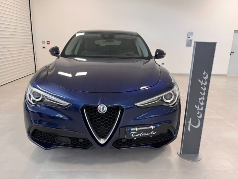 Alfa Romeo Stelvio usata a Oristano (2)