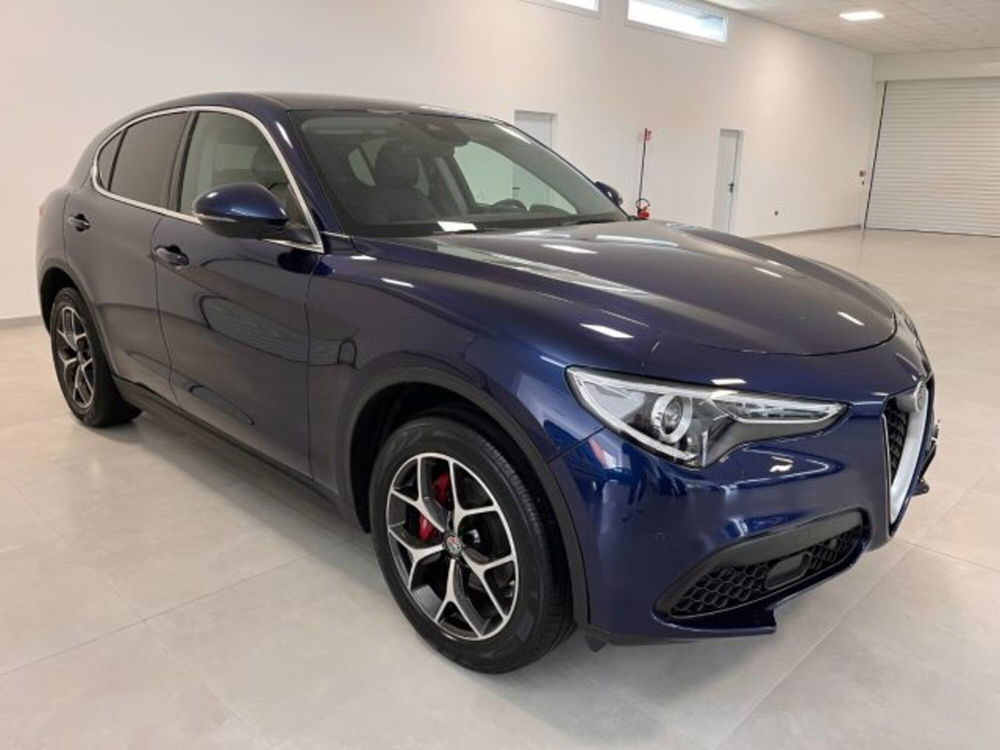 Alfa Romeo Stelvio usata a Oristano (6)