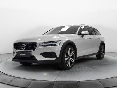 Volvo V60 Cross Country D4 AWD Geartronic Pro  del 2019 usata a Modena