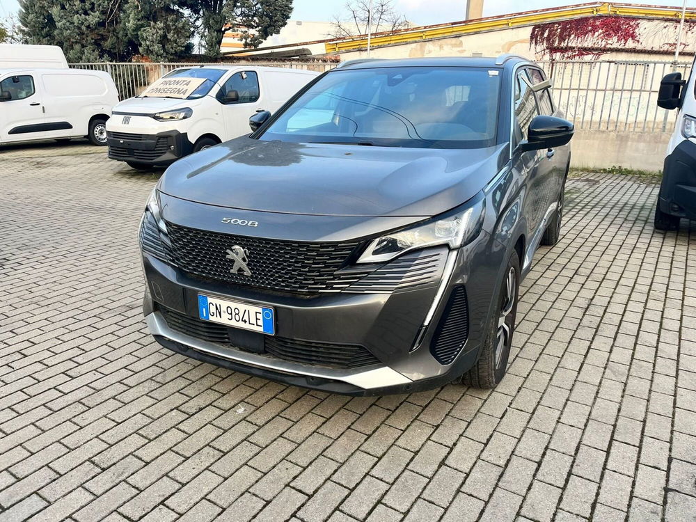 Peugeot 5008 usata a Milano