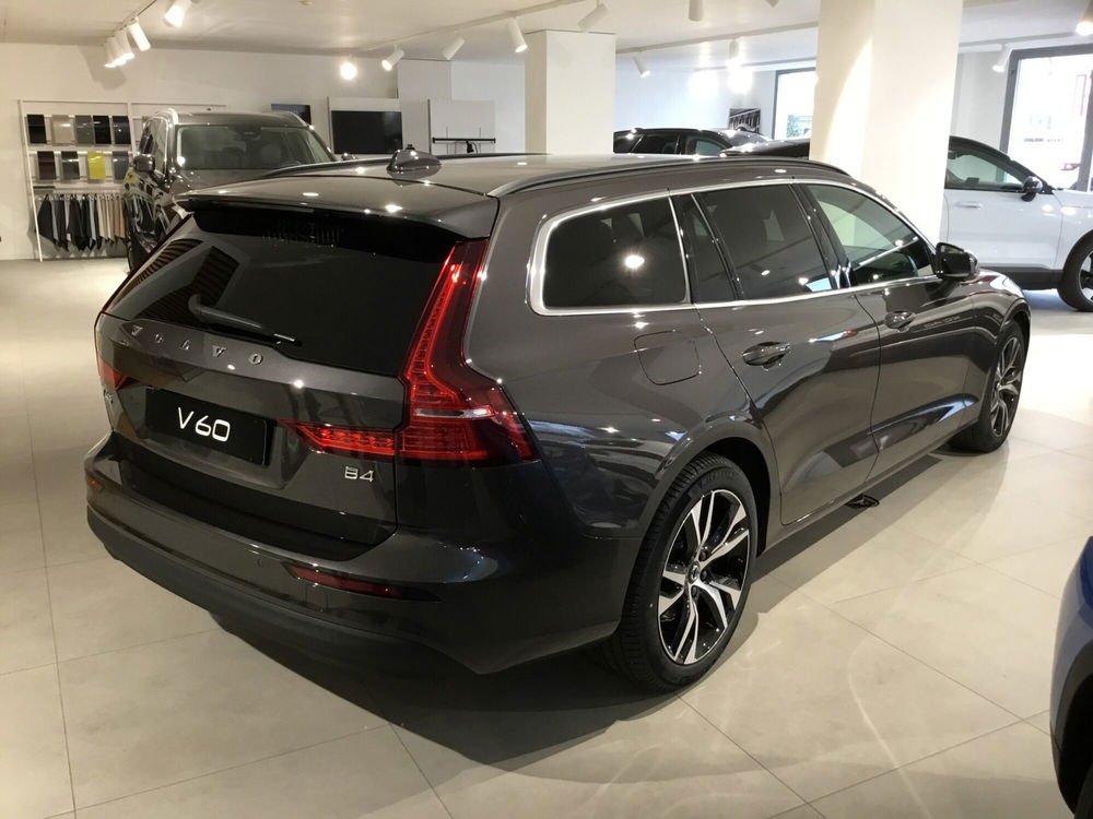 Volvo V60 nuova a Napoli (3)