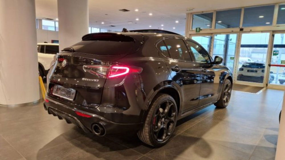 Alfa Romeo Stelvio nuova a Modena (3)