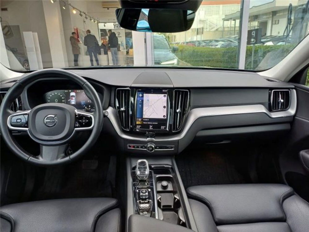 Volvo XC60 usata a Bari (13)