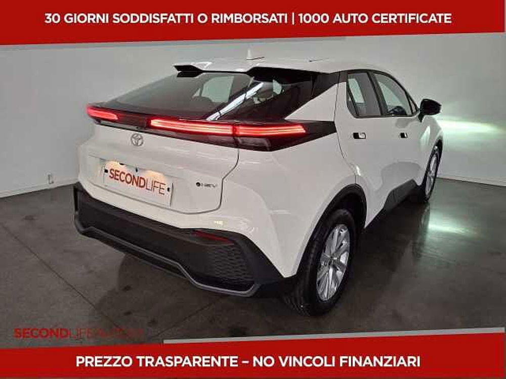 Toyota Toyota C-HR nuova a Chieti (14)