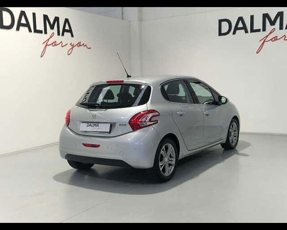 Peugeot 208 usata a Milano (4)