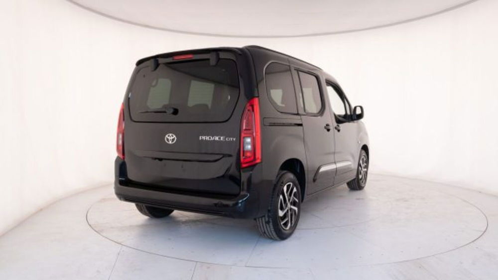 Toyota Proace City Verso nuova a Padova (19)