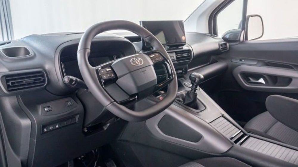 Toyota Proace City Verso nuova a Padova (17)