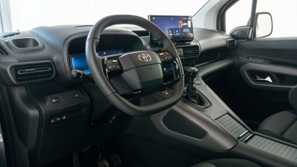 Toyota Proace City Verso nuova a Padova (17)