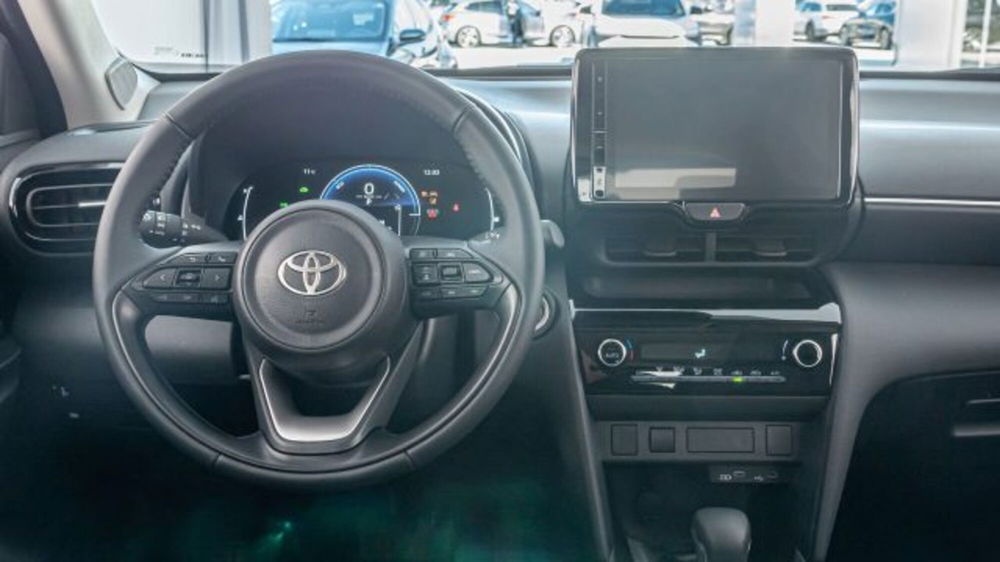 Toyota Yaris Cross nuova a Padova (9)