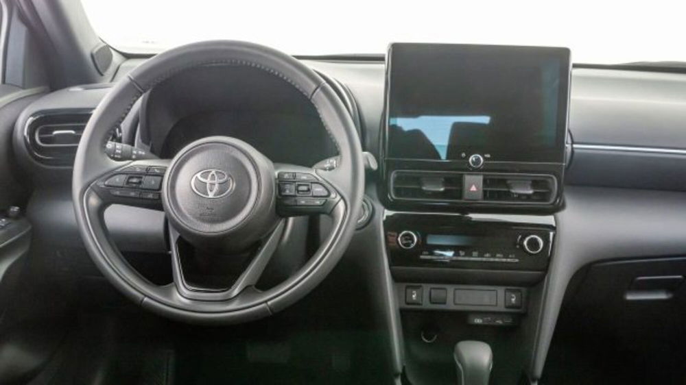 Toyota Yaris Cross nuova a Padova (9)