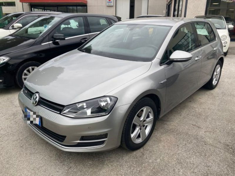 Volkswagen Golf 1.4 TGI 5p. Trendline BlueMotion  del 2016 usata a Macerata