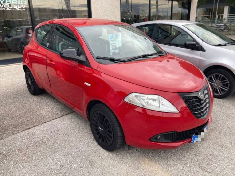 Lancia Ypsilon usata a Macerata (2)