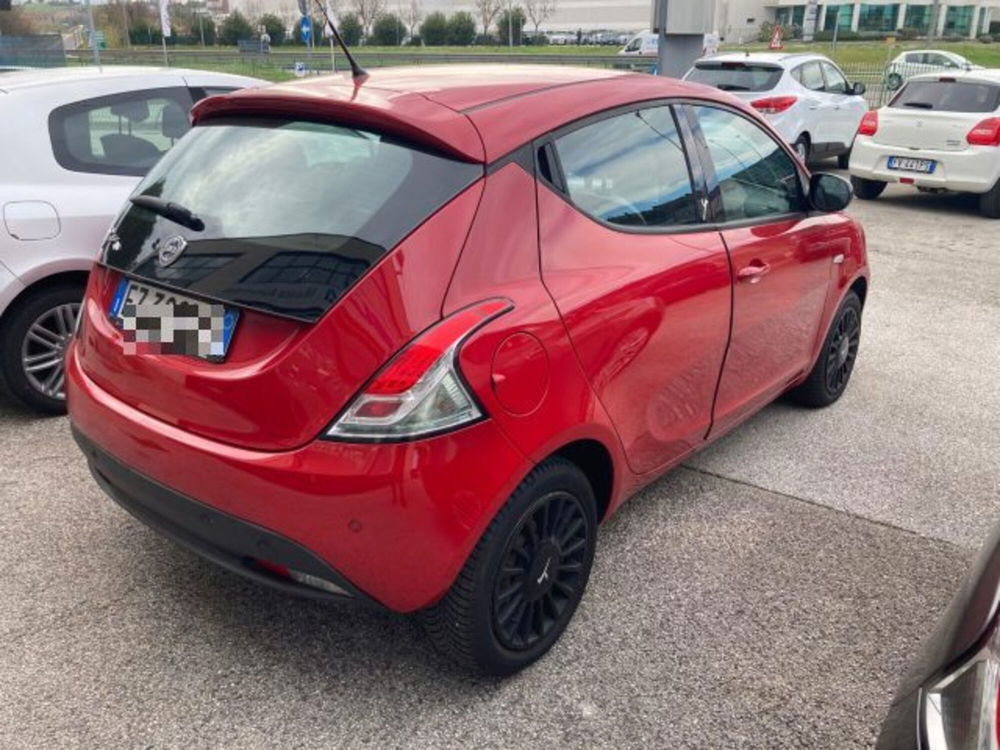 Lancia Ypsilon usata a Macerata (4)