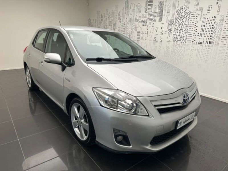 Toyota Auris 1.8 Hybrid 5 porte Lounge del 2012 usata a Cuneo