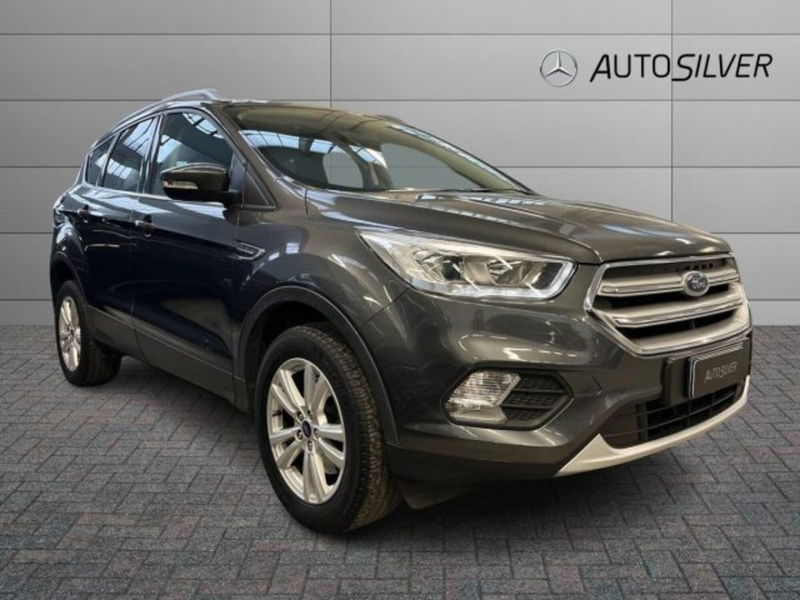 Ford Kuga 2.0 TDCI 120 CV S&amp;S 2WD Powershift Business  del 2019 usata a Verona