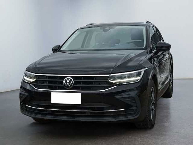 Volkswagen Tiguan 2.0 TDI SCR Life del 2023 usata a Lucca