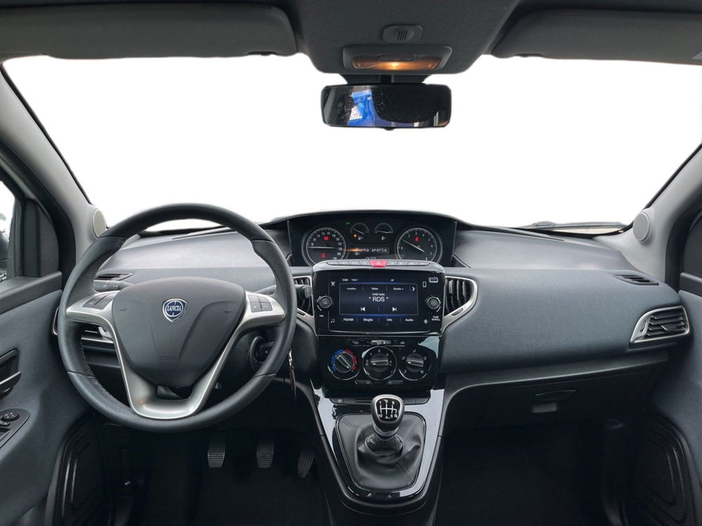 Lancia Ypsilon usata a Torino (11)