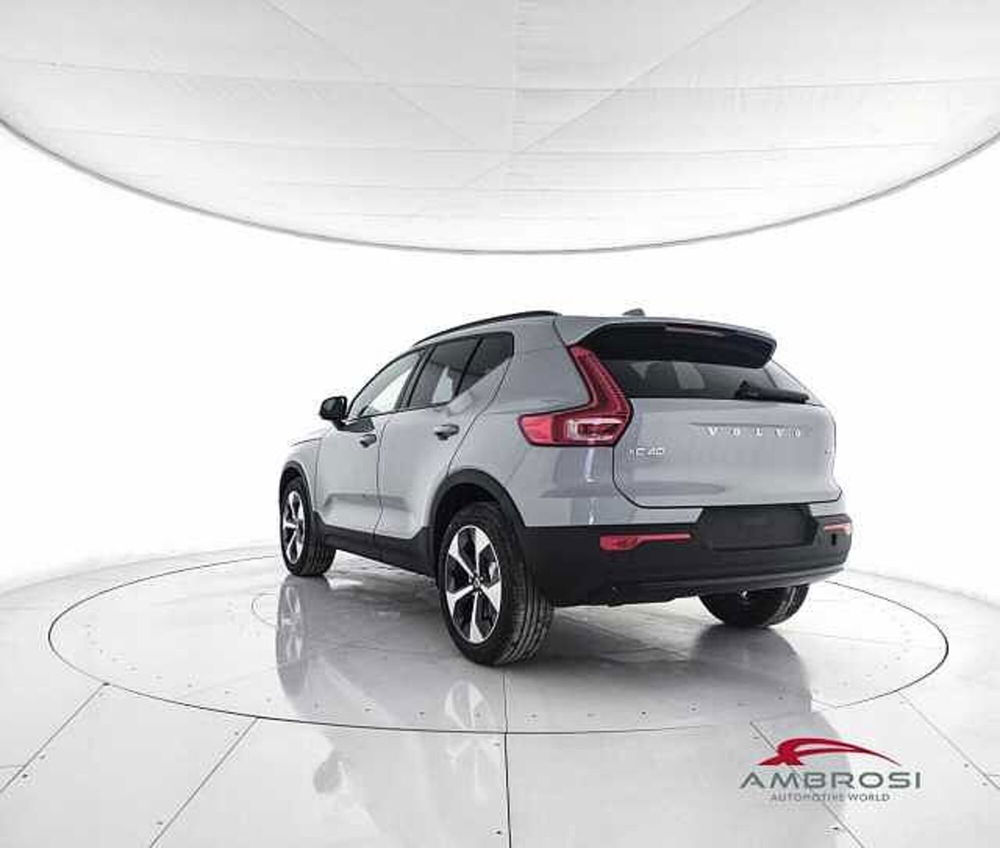 Volvo XC40 nuova a Viterbo (4)