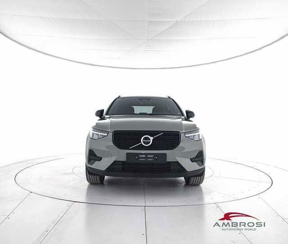 Volvo XC40 nuova a Viterbo (5)