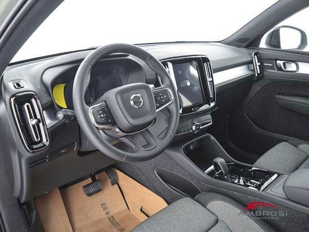 Volvo XC40 nuova a Viterbo (8)